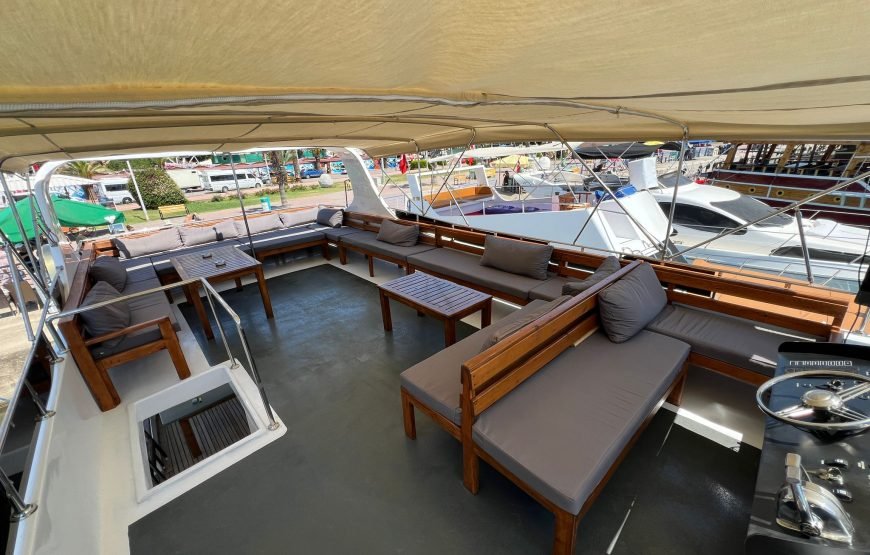 Family Friendly Yacht Charte Queen VIP Yacht