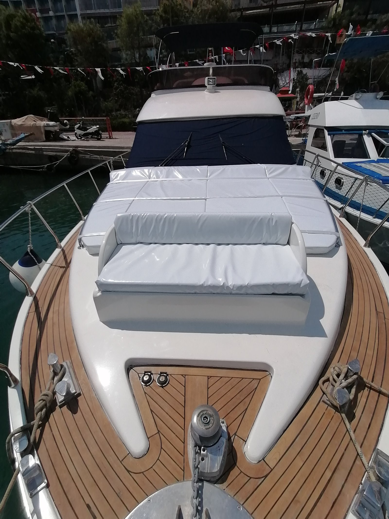 Sunset Yacht Cruise in Alanya Efsane Yacht