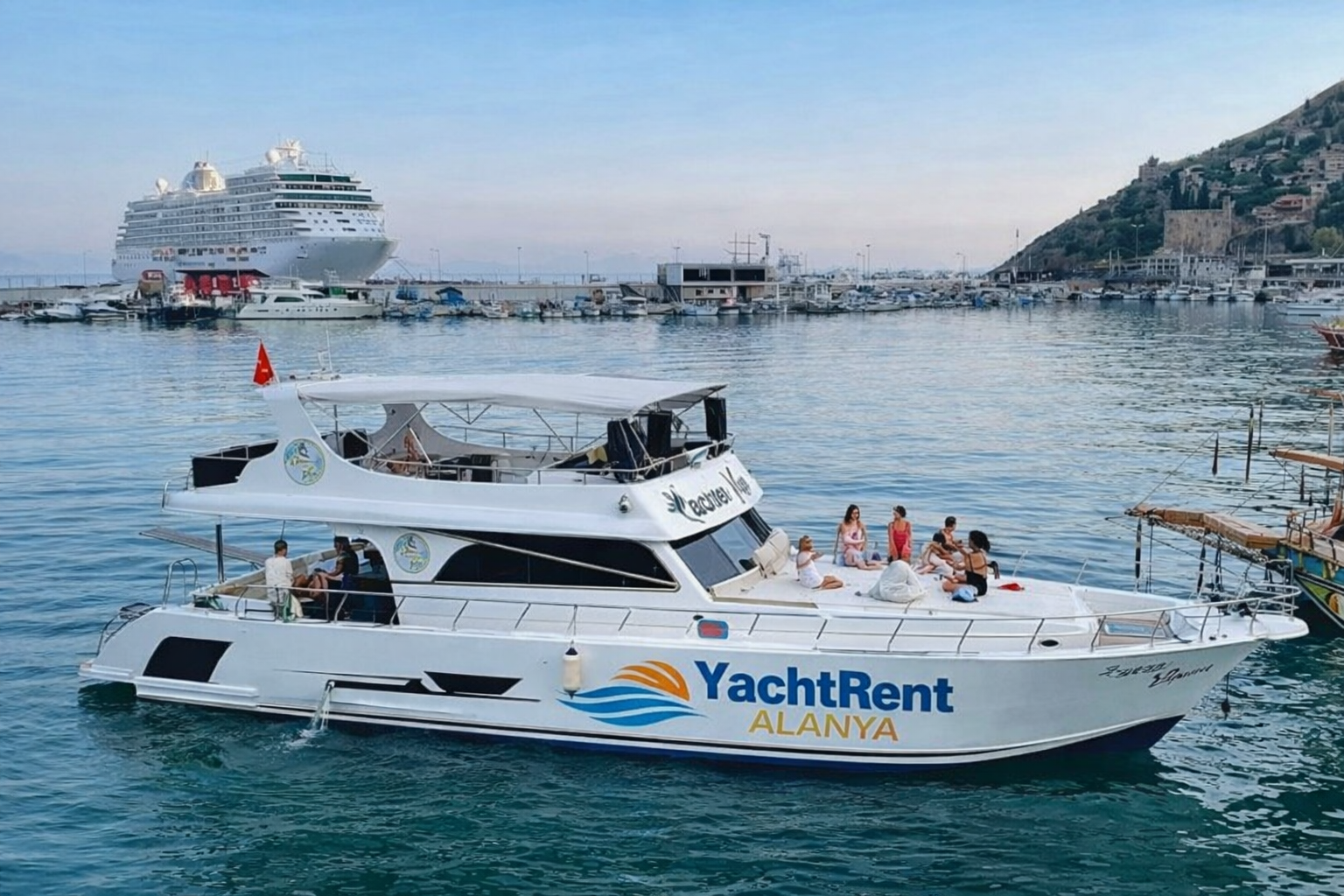 Family Friendly Yacht Charte Queen VIP Yacht